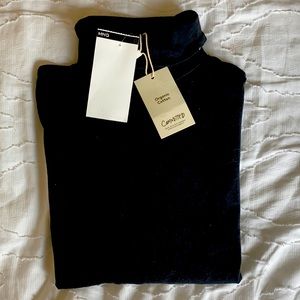 Turtle neck long sleeve shirt